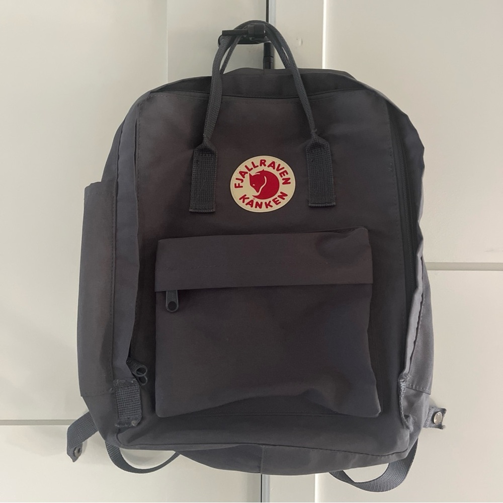 FJALLRAVEN KANKEN Backpack Original Super Grey 23510